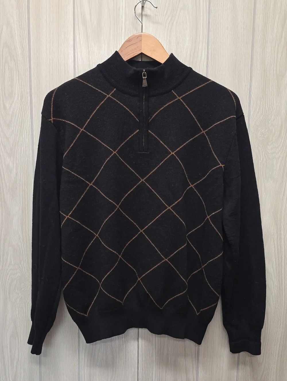 Scott Barry | Quarter-Zip Sweater with Brown Argyle Lines